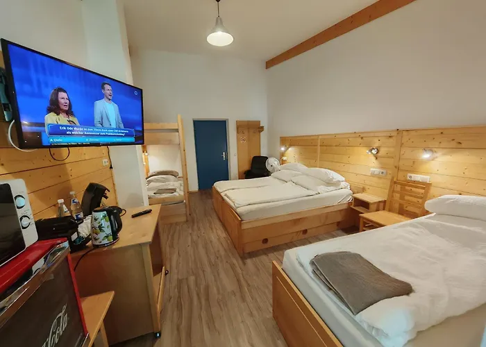 Max Motel